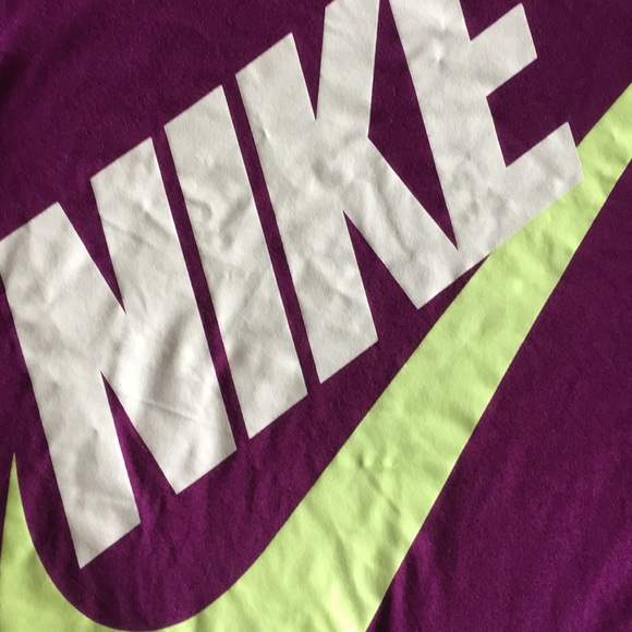 Nike t shirt - Picture 2 of 2